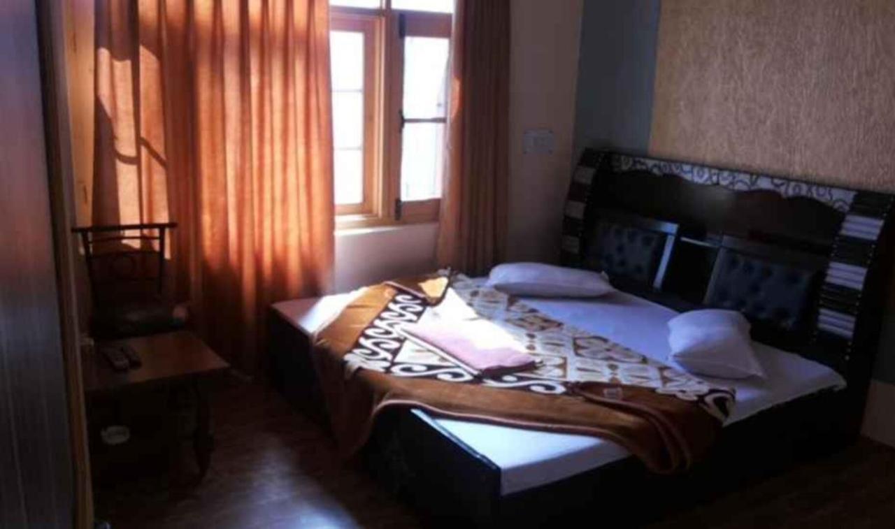 Hotel Grand City Heart Srīnagar Exterior foto